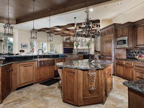 19 Hepplewhite Way, The Woodlands TX 77382