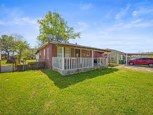 13338 Vicksburg Street, Houston TX 77015