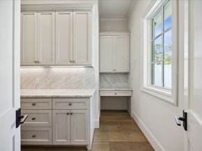 10801 Long Shadow Lane, Hunters Creek Village TX 77024
