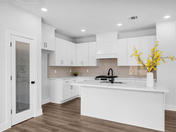 8214 Cowart Street, Houston TX 77029