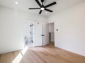 5014 creekmont Drive, Houston TX 77091