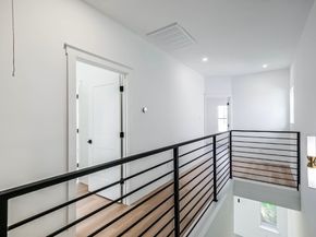 5014 creekmont Drive, Houston TX 77091