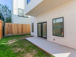 5014 creekmont Drive, Houston TX 77091