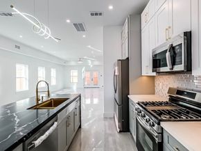 5014 creekmont Drive, Houston TX 77091