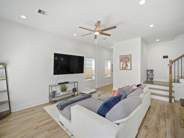 4402 Mckinley Street B, Houston TX 77051