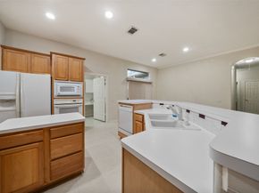 27 E Bellmeade Place, The Woodlands TX 77382