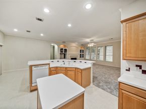 27 E Bellmeade Place, The Woodlands TX 77382