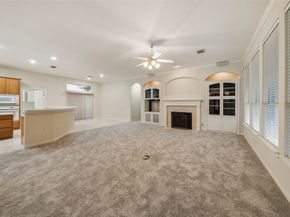 27 E Bellmeade Place, The Woodlands TX 77382