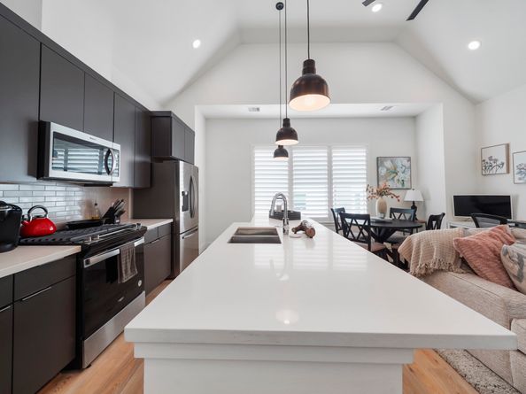 1218 W 24th Street D, Houston TX 77008