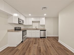 915 W Lewis Street, Conroe TX 77301