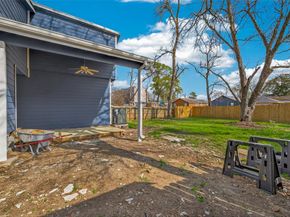 915 W Lewis Street, Conroe TX 77301