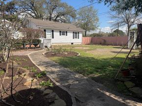 809 W Semands, Conroe TX 77301