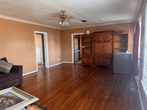 809 W Semands, Conroe TX 77301