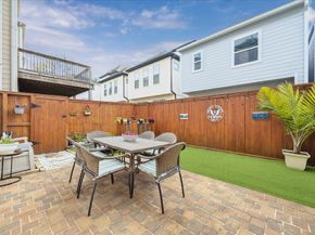 5911 Katy Street, Houston TX 77007