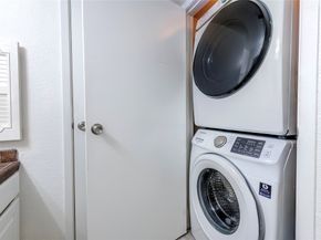 3005 Walnut Bend Lane 12, Houston TX 77042