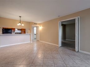 3005 Walnut Bend Lane 12, Houston TX 77042