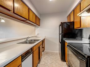 3005 Walnut Bend Lane 12, Houston TX 77042