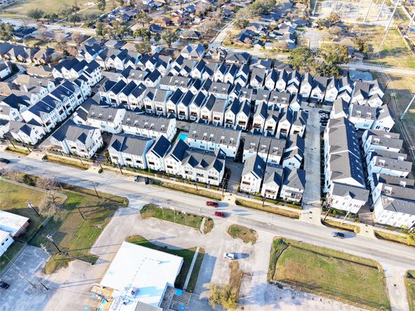 3310 Timbergrove Oak, Houston TX 77008