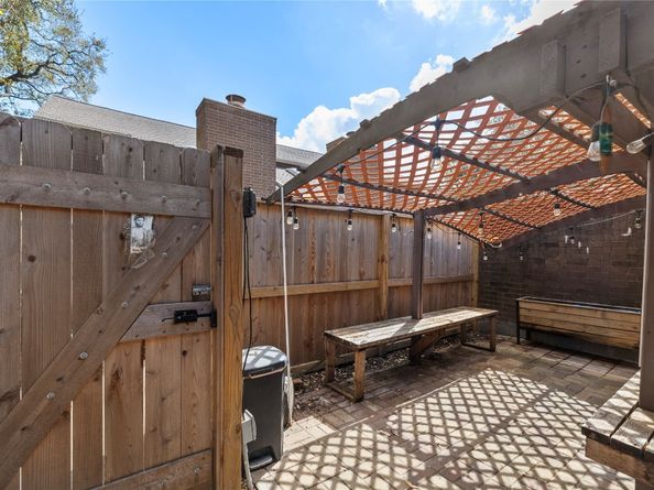 13901 Hollowgreen Drive, Houston TX 77082