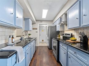 13901 Hollowgreen Drive, Houston TX 77082