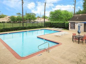 13901 Hollowgreen Drive, Houston TX 77082