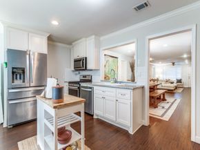 5110 Cochran Street, Houston TX 77009