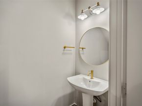 5229 Hillman Street A, Houston TX 77023