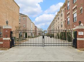 8715 Meadowcroft Drive 1102, Houston TX 77063