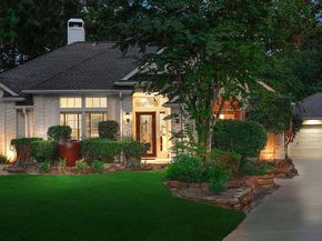 2 Taper Glow Place, The Woodlands TX 77381