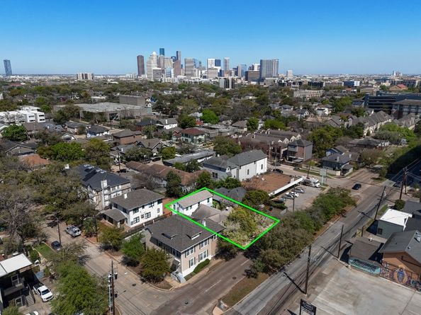 816 Richmond Avenue, Houston TX 77006