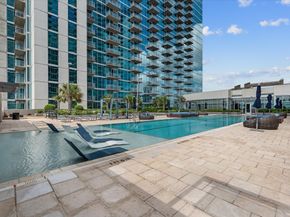 5925 Almeda Road 11107, Houston TX 77004