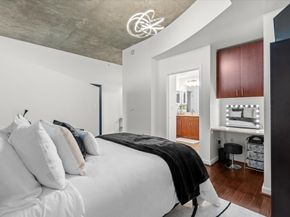 5925 Almeda Road 11107, Houston TX 77004