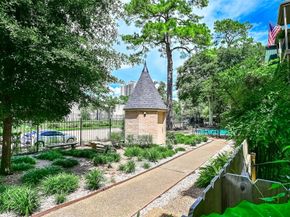 4515 Briar Hollow Place 112, Houston TX 77027