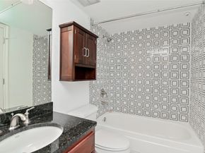 4515 Briar Hollow Place 112, Houston TX 77027