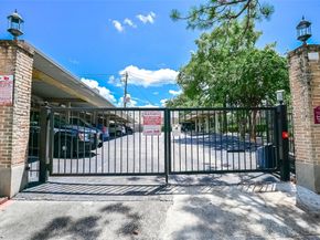 4515 Briar Hollow Place 112, Houston TX 77027