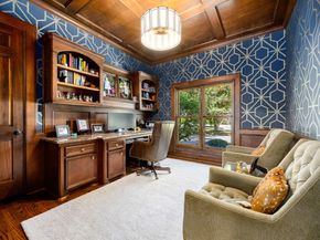 31 Lenox Hill Court, The Woodlands TX 77382