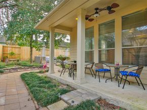 135 E Northcastle Circle, Conroe TX 77384