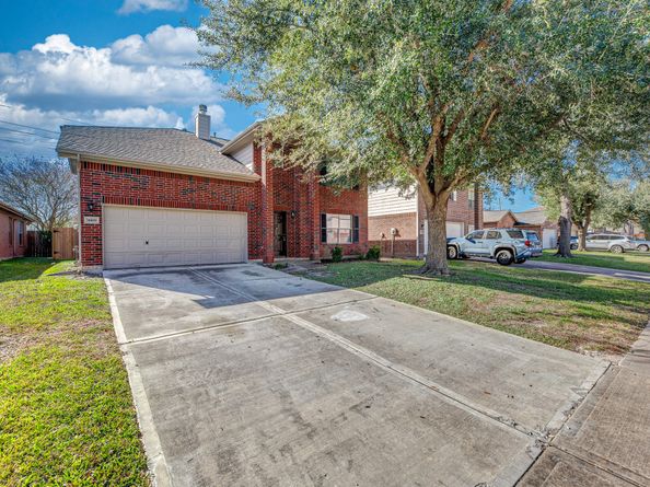 15831 Crooked Arrow Drive, Sugar Land TX 77498