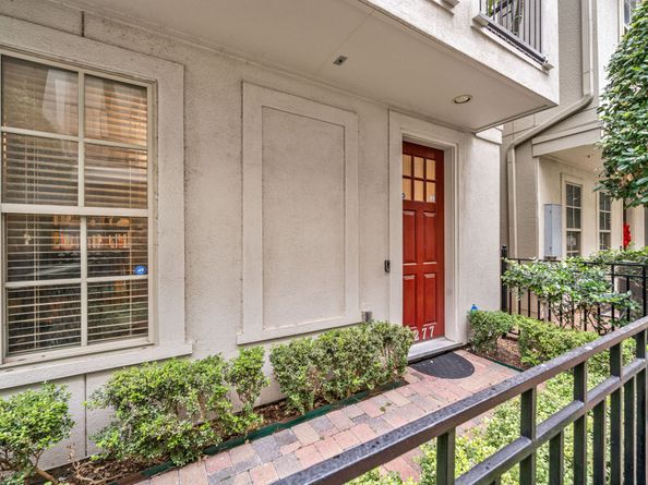 3277 Maxroy Street, Houston TX 77008