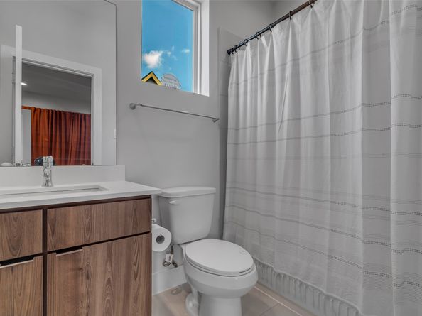 413 N Nagle Street B, Houston TX 77003