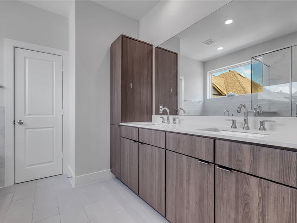 413 N Nagle Street B, Houston TX 77003