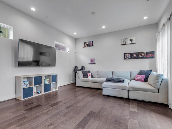 413 N Nagle Street B, Houston TX 77003