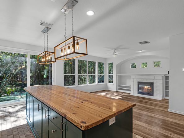 15 Forest Perch Place, The Woodlands TX 77382