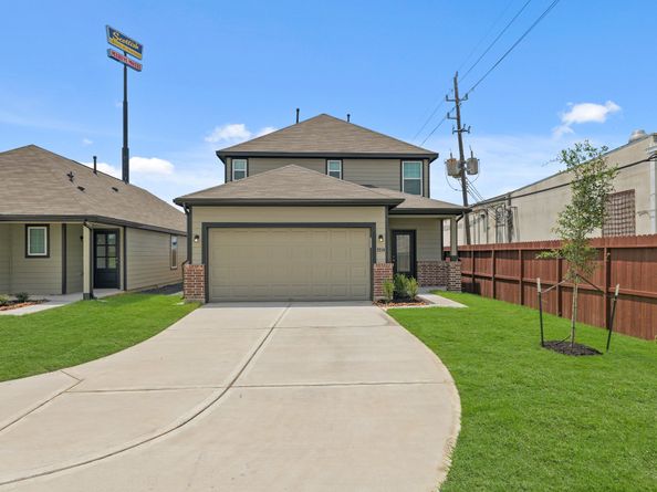 2210 Thorpe Grove Court, Houston TX 77090