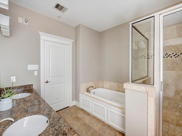 828 W 19th Street B, Houston TX 77008