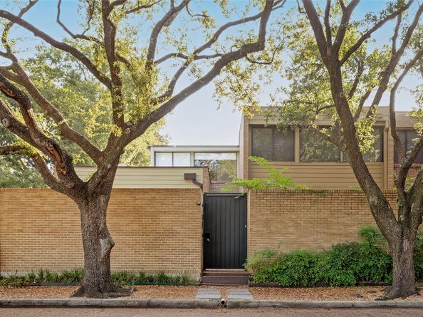 2823 Sackett Street, Houston TX 77098