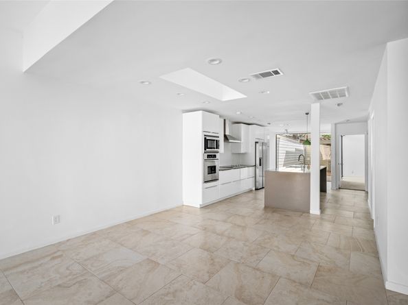 2823 Sackett Street, Houston TX 77098