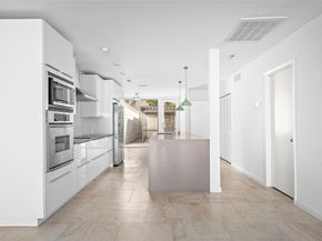 2823 Sackett Street, Houston TX 77098