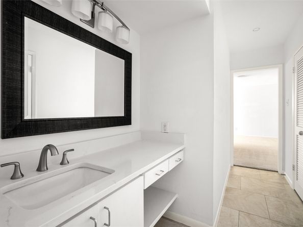 2823 Sackett Street, Houston TX 77098