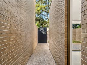 2823 Sackett Street, Houston TX 77098